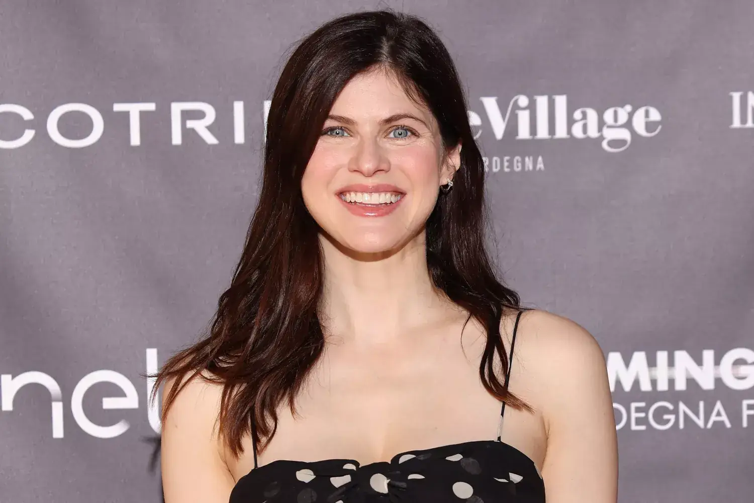 Alexandra Daddario on filming Mayfair Witches while pregnant: 'I was throwing up and having make-out scenes' Related images #5